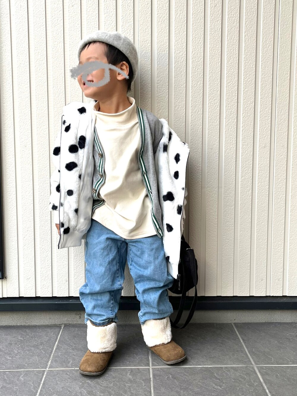 「冬アウター、ダルメシアン柄、しまむら様、ベレー帽、デニム、やっぱりデニムが好き、どうぶつ、新星WEARISTAにエントリー、おしゃ見えテクニック」｜「LOWRYS FARMのベレー帽　866498（ハンチング/ベレー帽、グレー系）」を使った、mai✺maiさん（キッズ・100cm）の冬コーディネートの1枚目の写真