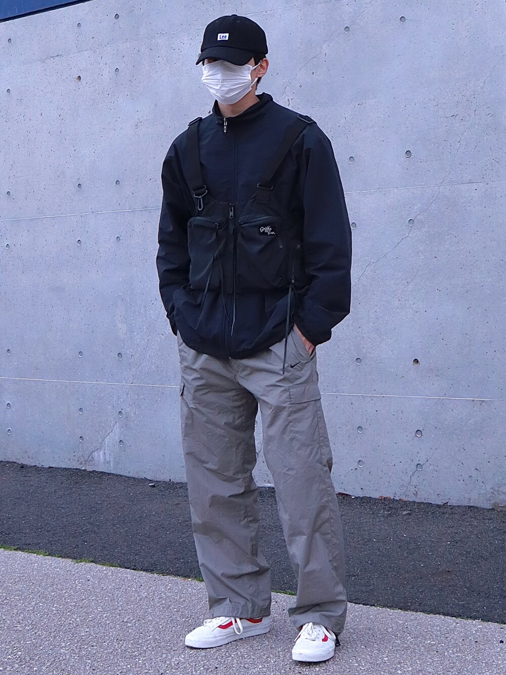 OAKLEYのナイロンジャケットを使った人気ファッションコーディネート  