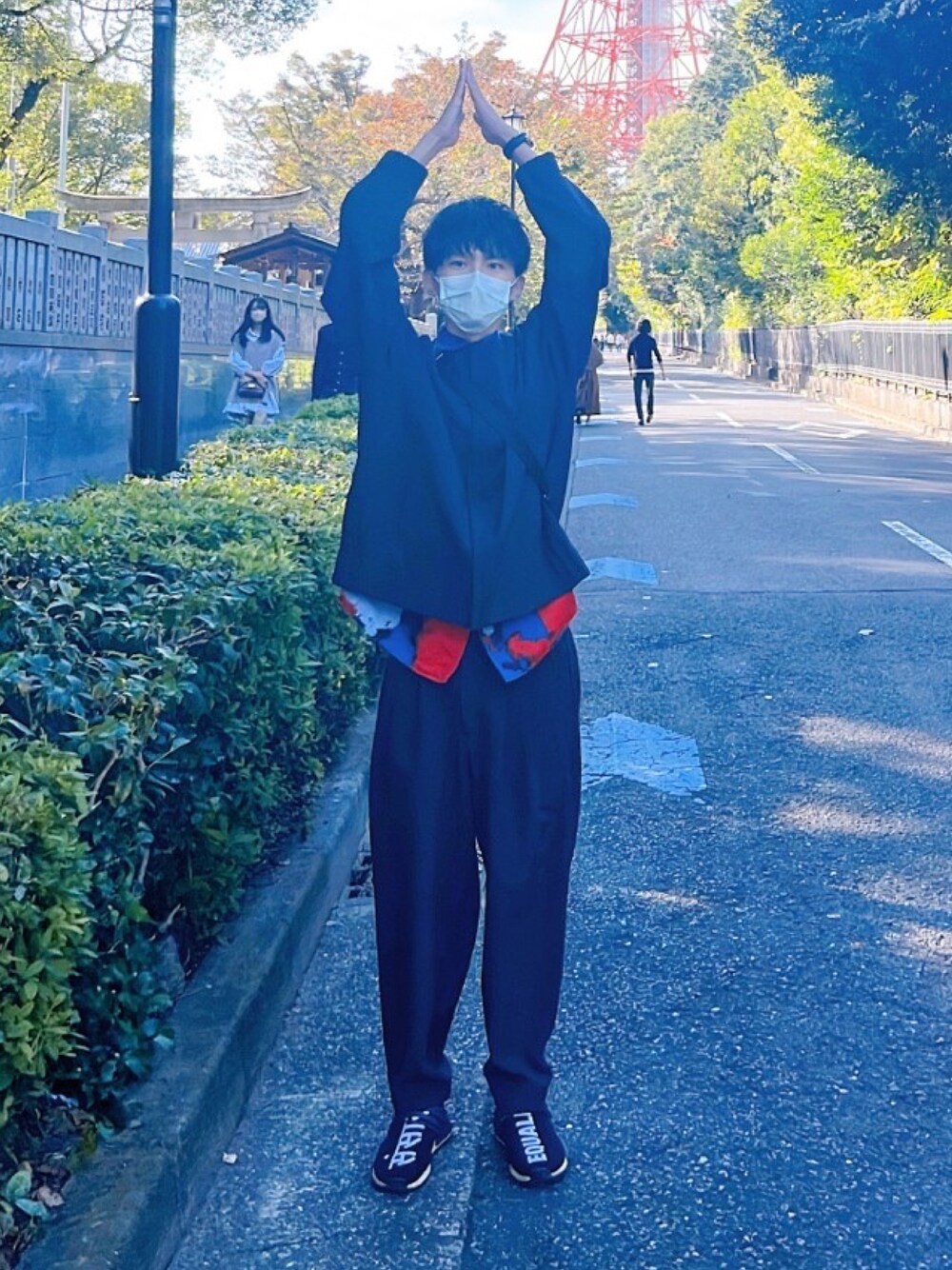 「WYM × ATTACHMENTの【ATTACHMENT × WYM】NO COLLAR ZIP  BLOUSON（ブルゾン、グレー系）」を使った、yabyさん（メンズ・173cm）の冬コーディネートの1枚目の写真