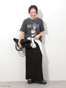 「JOURNAL STANDARD relume（ジャーナルスタンダード　レリューム）のフロントボタンカットイージースカート（スカート、ブラック系）」を使った、RINさん（レディース・157cm）の春コーディネート