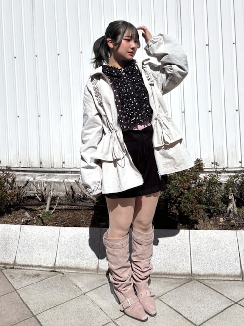 フリルマウンテンブルゾン フード付き 春アウター 春服（ナイロン