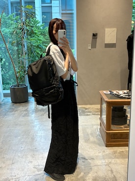 「kuros'（クロス）の【kuros'オリジナル】タスマルface Tee 男女兼用（Tシャツ/カットソー、ホワイト系）」を使った、yuさん（レディース・166cm）の春コーディネート