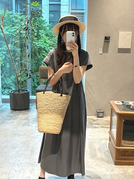 「kuros'（クロス）の【kuros'オリジナル】フレンチスリーブAラインワンピース 日本製（ワンピース、グレー系）」を使った、yuさん（レディース・166cm）の春コーディネート