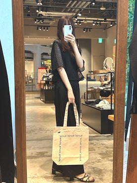 「kuros'（クロス）のkuros'タスマルロゴトートバック（トートバッグ、ブラック系）」を使った、yuさん（レディース・166cm）の夏コーディネート