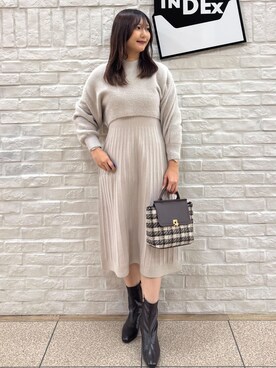 「index（インデックス）の【2WAY】ラメツイードチェックコンビミドルハンドバッグ（ハンドバッグ、ブラウン系）」を使った、mihaさん（レディース）の冬コーディネート