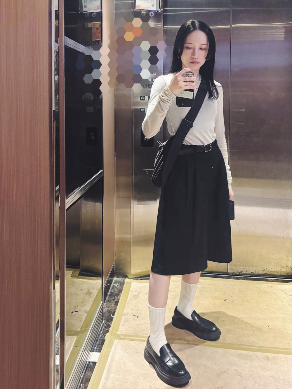 「CAMPERの[カンペール] WALDEN / スリッポン（ローファー、ブラック系）」を使った、さいさん（レディース・158cm）の春コーディネートの1枚目の写真
