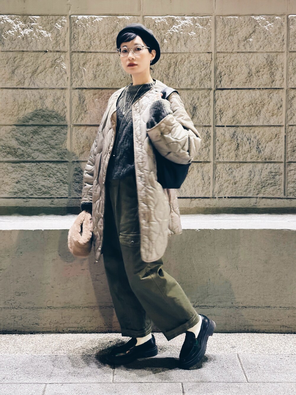 「母のお下がりのアイテム（ハンチング/ベレー帽、ブラック系）」を使った、さいさん（レディース・158cm）の冬コーディネートの1枚目の写真