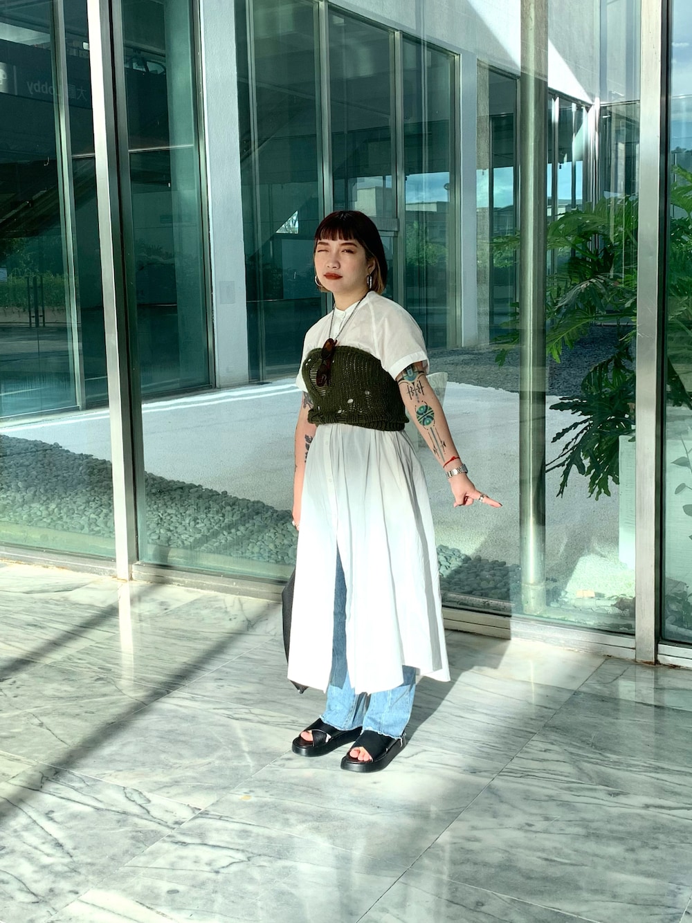 「GUのアイテム（シャツワンピース、ホワイト系）」を使った、wslさん（レディース・154cm）の夏コーディネートの1枚目の写真