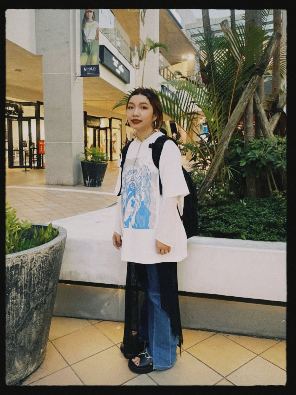 「MOHIのアイテム（サンダル、ブラック系）」を使った、wslさん（レディース・154cm）の夏コーディネートの1枚目の写真