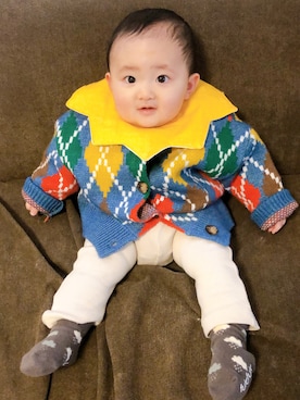 「aimoha（アイモハ）の【aimoha-KIDS-】【新作】 韓国子供服 かわいい配色アーガイルチェックニットカーディガン（カーディガン/ボレロ、ブルー系）」を使った、はしゅさん（キッズ・70cm）の冬コーディネート