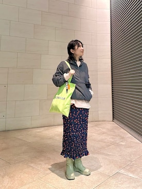 「miette（ミエット）のリフレクタープリントアノラックパーカー（パーカー、グレー系）」を使った、maccoさん（レディース・162cm）の春コーディネート