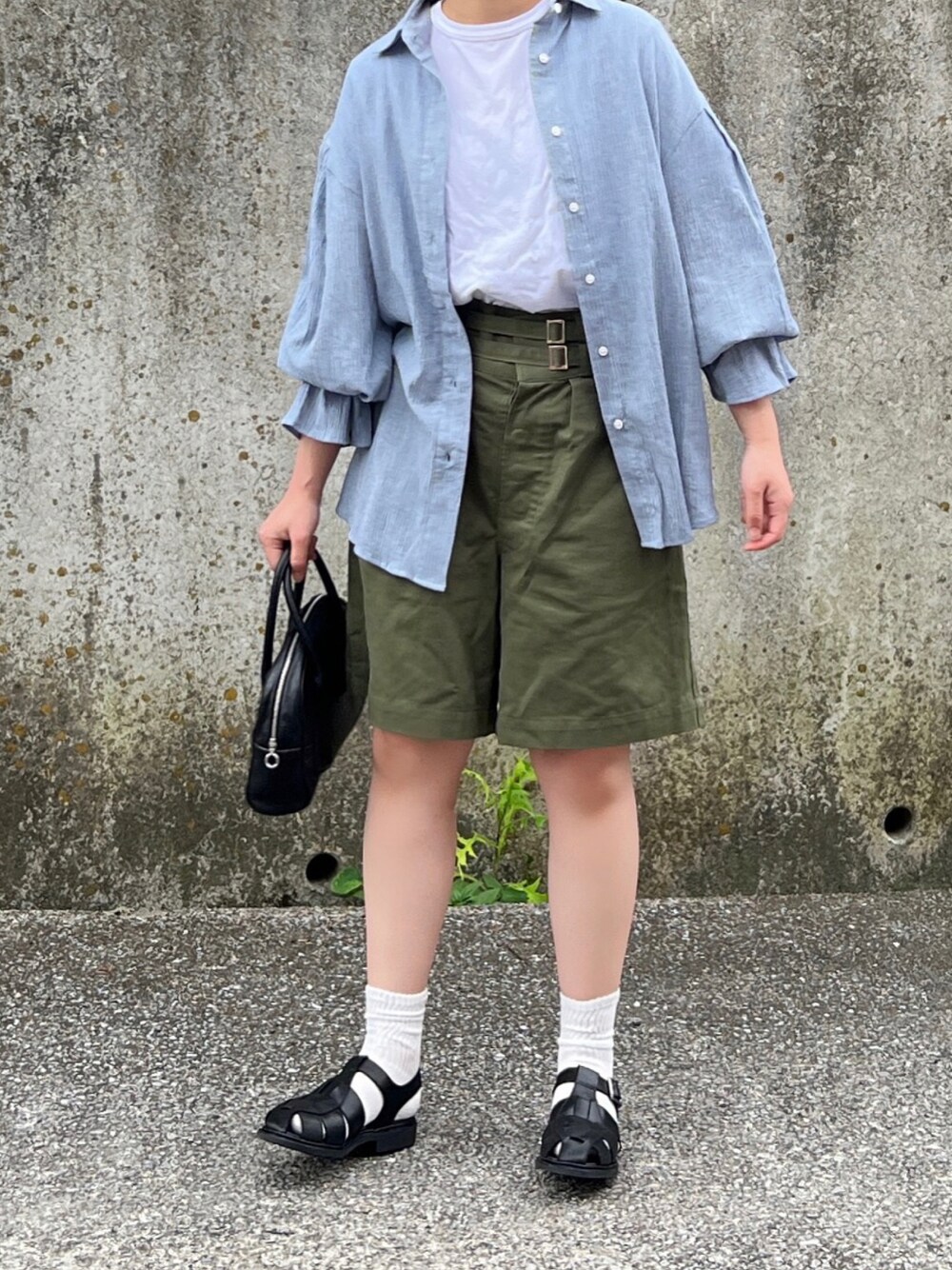 「大人カジュアル、Tシャツ、夏服、きれいめカジュアル、グルカサンダル、サンダルコーデ、グルカショーツ、ショートパンツ、ハーフパンツ」｜「THE SHINZONEのShinzone PACK TEE（Tシャツ/カットソー、その他）」を使った、ともさん（レディース・153cm）の夏コーディネートの1枚目の写真