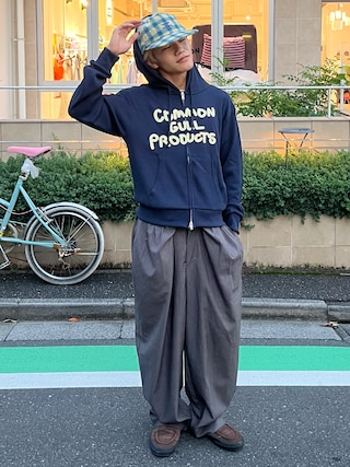 「common gull products.(コモンガルプロダクツ)のぼんやりした腰のスラックス(スラックス)」を使った、reijiro さん(メンズ・165cm)の秋コーディネート