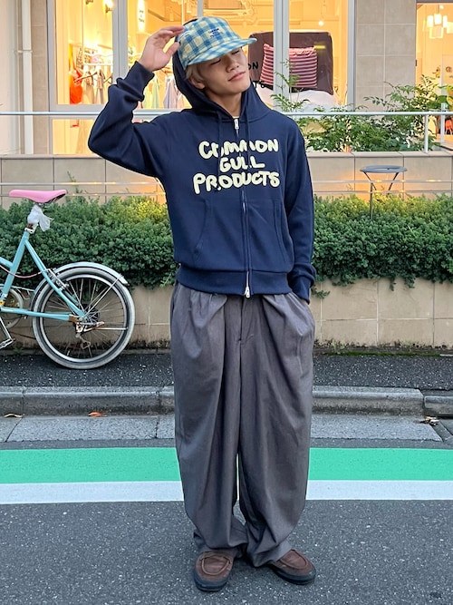 「common gull products.(コモンガルプロダクツ)のぼんやりした腰のスラックス(スラックス)」を使った、reijiro さん(メンズ・165cm)の秋コーディネート