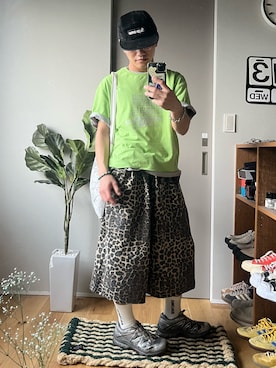 「Elanque（エランク）のgraphic lame print T-shirt / グラフィックラメプリントTシャツ（T Shirts、グリーン系）」を使った、reijiro さん（メンズ・165cm）の春コーディネート