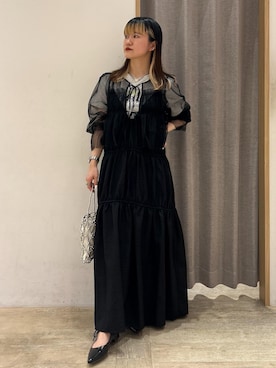 「ビーズバッグ」｜「アイテム（ジャンパースカート）」を使った、yuさん（レディース・157cm）の春コーディネート