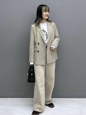 「アイテム（デニムパンツ、ベージュ系）」を使った、yuさん（レディース・157cm）の秋コーディネート