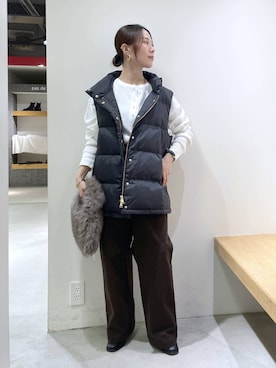 「アイテム（ダウンベスト）」を使った、shimomuさん（レディース・158cm）の秋コーディネート