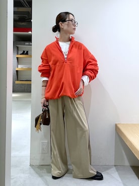「アイテム（バングル/リストバンド）」を使った、shimomuさん（レディース・158cm）の秋コーディネート