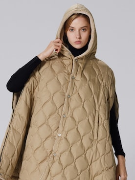 「アイテム（ポンチョ）」を使った、TAION OFFICIALさん（レディース・170cm）の秋コーディネート