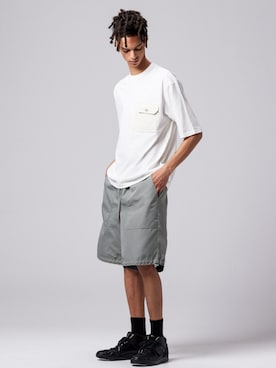 「TAION（タイオン）の【TAION(タイオン)】〈ユニセックス〉ノンダウン ミリタリー フラップポケット Tシャツ（Tシャツ/カットソー、ホワイト系）」を使った、TAION OFFICIALさん（レディース・169cm）の春コーディネート