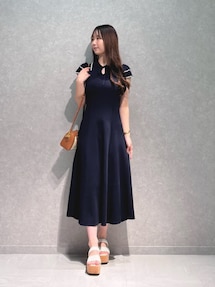 ポロ衿ラッフルニットワンピース｜マーキュリーデュオ（MERCURYDUO