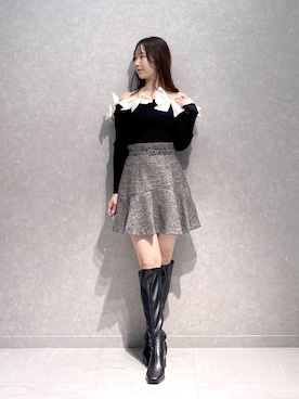 「MERCURYDUO（マーキュリーデュオ）のベルテッドフレアミニスカート（スカート、グレー系）」を使った、nanaさん（レディース・155cm）の秋コーディネート