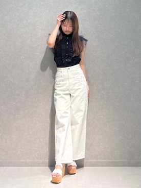 「MERCURYDUO（マーキュリーデュオ）のパールデニムパンツ（デニムパンツ、ホワイト系）」を使った、NANAさん（レディース・155cm）の春コーディネート