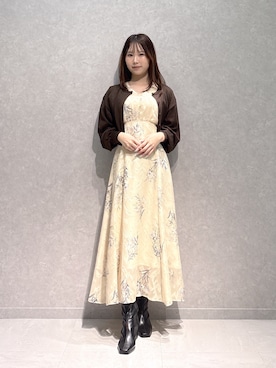 「MERCURYDUO（マーキュリーデュオ）のジャカード花柄プリントワンピース（ワンピース、イエロー系）」を使った、nanaさん（レディース・155cm）の秋コーディネート