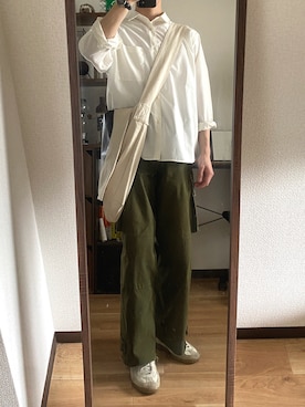「アイテム（メッセンジャーバッグ、ホワイト系）」を使った、なんもさん（メンズ・178cm）の春コーディネート