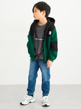 「アイテム（トップス）」を使った、nissen Kids Modelsさん（キッズ・123cm）の冬コーディネート