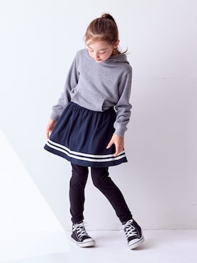 「アイテム（スウェット）」を使った、nissen Kids Modelsさん（キッズ・122cm）の秋コーディネート