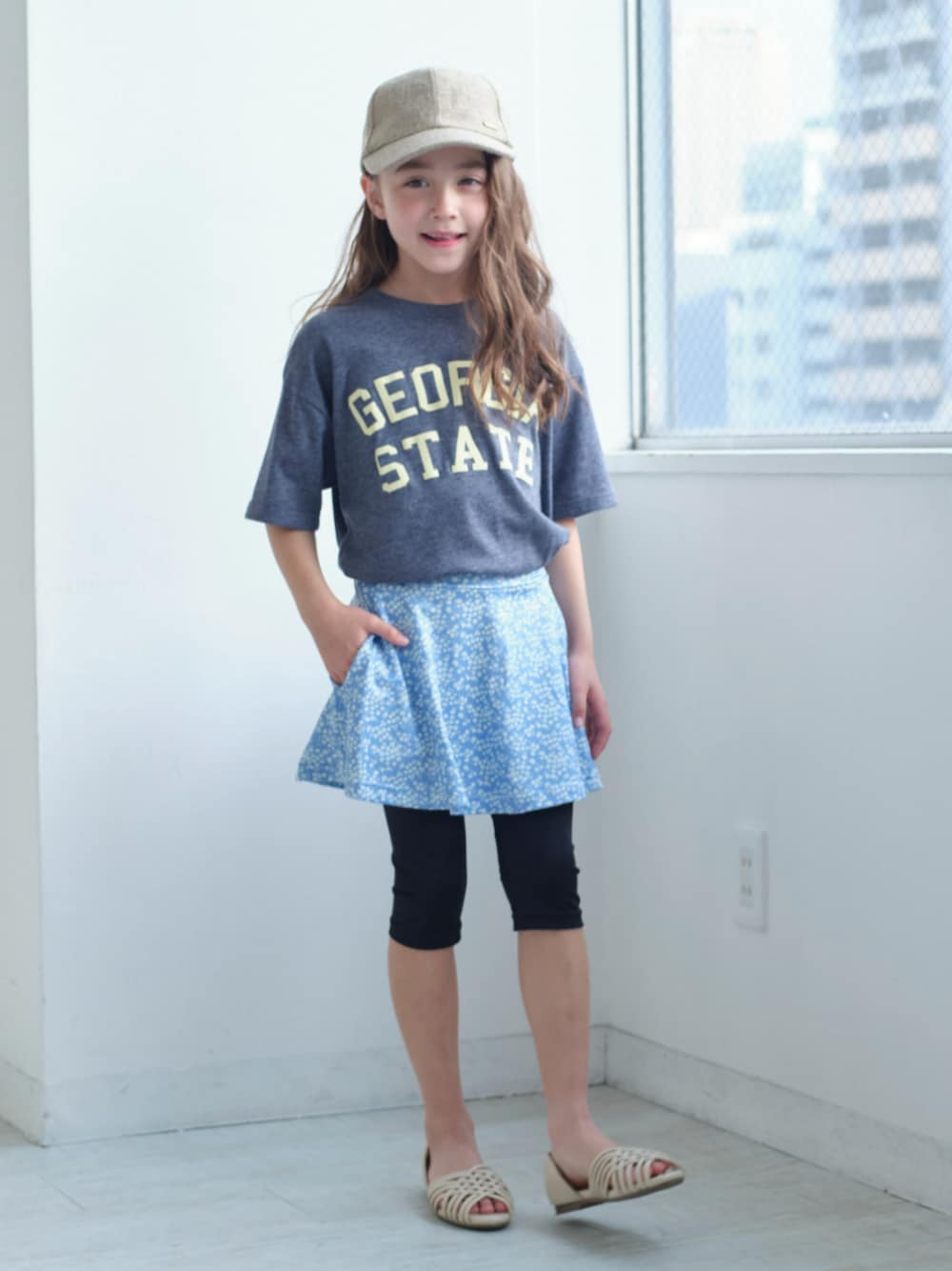 「ベーシック/シンプル、ベーシック、夏コーデ、レギュラー、モデル、キッズファッション」｜「nissenの水陸両用スカッツ（女の子　子供服・ジュニア服）（パンツ、ブルー系）」を使った、nissen Kids Modelsさん（キッズ・121cm）の春コーディネートの1枚目の写真