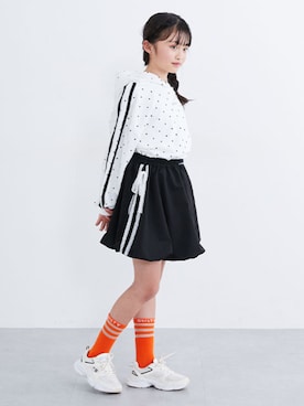 「QUNTSTYLE（キュントスタイル）のサイドラインバルーンパンツインスカート（スカート、ブラック系）」を使った、nissen Kids Modelsさん（キッズ・120cm）の春コーディネート