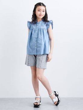 「nissen（ニッセン）のダンガリーノースリーブブラウス（女の子）（シャツ/ブラウス、ブルー系）」を使った、nissen Kids Modelsさん（キッズ・121cm）の春コーディネート