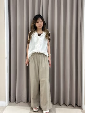 「ITEMS URBANRESEARCH（アイテムズ アーバンリサーチ）の『イージーケア/接触冷感/UVカット』SMOOTH LINEN TOUCH ワイドパンツ（その他パンツ、ベージュ系）」を使った、Rioriさん（レディース・166cm）の夏コーディネート