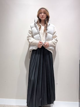 「アイテム（ダウンベスト）」を使った、Rioriさん（レディース・167cm）の秋コーディネート