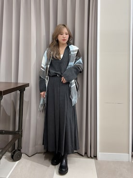 「アイテム（マフラー）」を使った、Rioriさん（レディース・166cm）の秋コーディネート