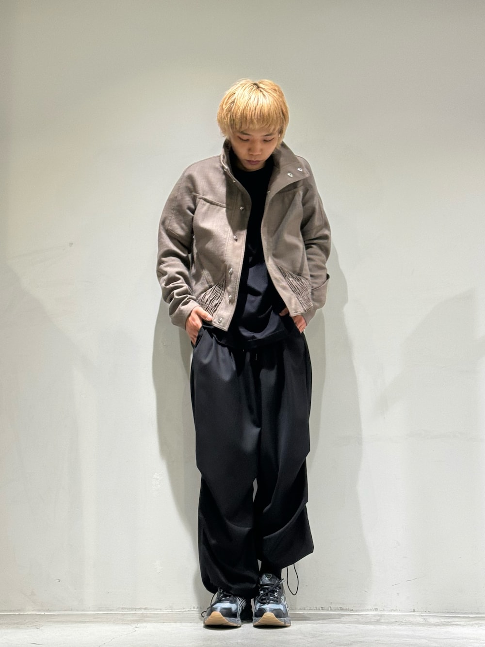 「柄シャツ、TOIRONIER、kiko kostadinov、GARDEN TOKYO、gardenosaka、toironier、ジャケット、おしゃれさんと繋がりたい、ストライプシャツ、いいね、save、フォローお願いします🤑」｜「ToironierのToironier/トワロニエ/TR Military Pants（その他パンツ、ブラック系）」を使った、naokikuma0322さん（メンズ・168cm）の夏コーディネートの1枚目の写真