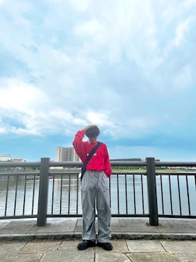「GU（ジーユー）のアイテム（カーゴパンツ、グレー系）」を使った、そーまさん（メンズ・172cm・20代）の春コーディネート