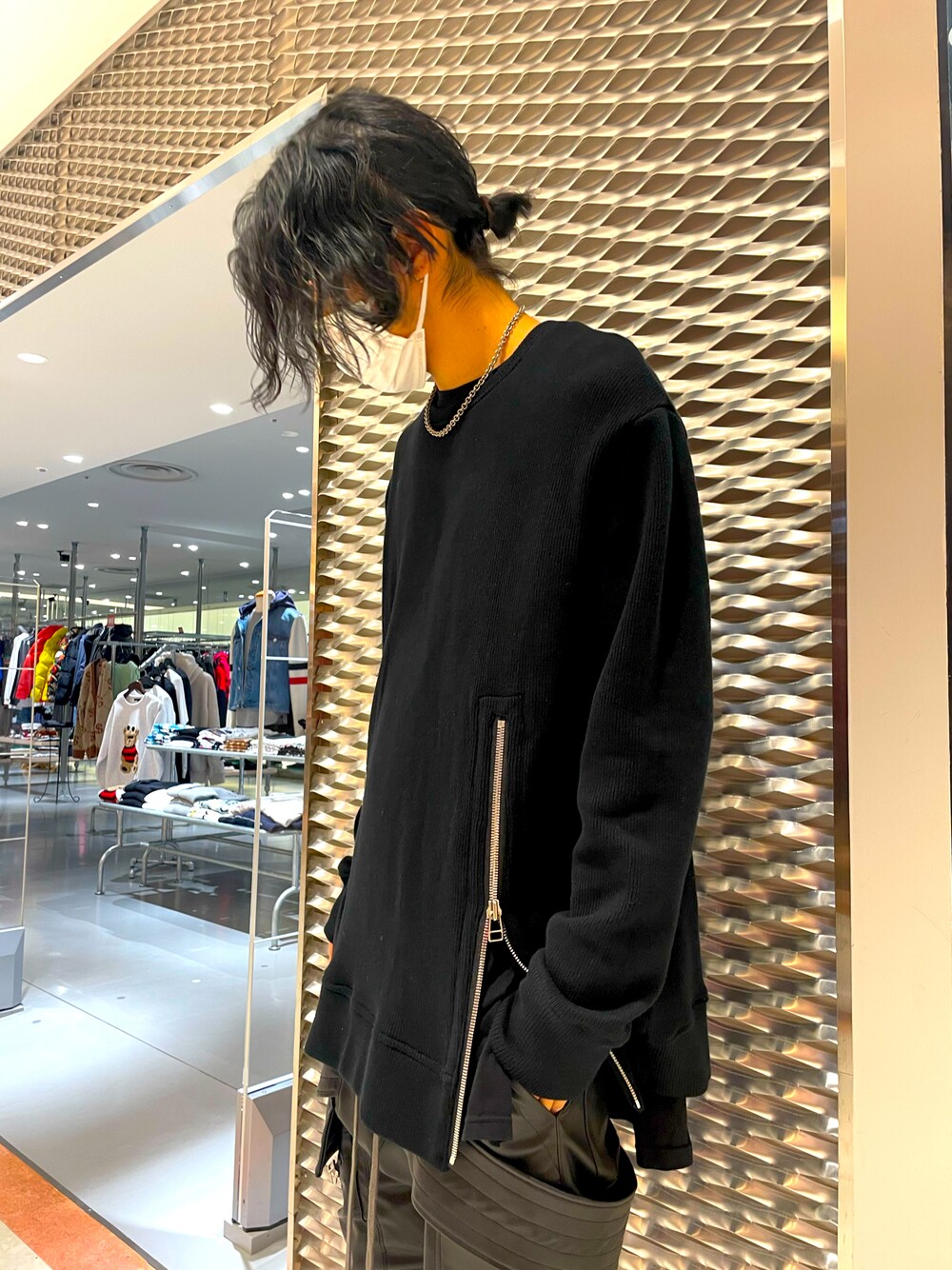 「カジュアルコーデ、きれいめカジュアル、レイヤードスタイル、ストリートコーデ、オーバーサイズ、シンプル、ワントーンコーデ、ブラック、オールブラック、サルエルパンツ、ロイヤルフラッシュ、ROYAL FLASH、afartefact、おしゃれさんと繋がりたい、いいね、save、フォローお願いします🤑」｜「ROYAL FLASHのA.F ARTEFACT/エーエフ・アーティファクト/Layered Zip Pullover（ニット/セーター、ブラック系）」を使った、FUYUTOさん（メンズ・179cm）の冬コーディネートの1枚目の写真