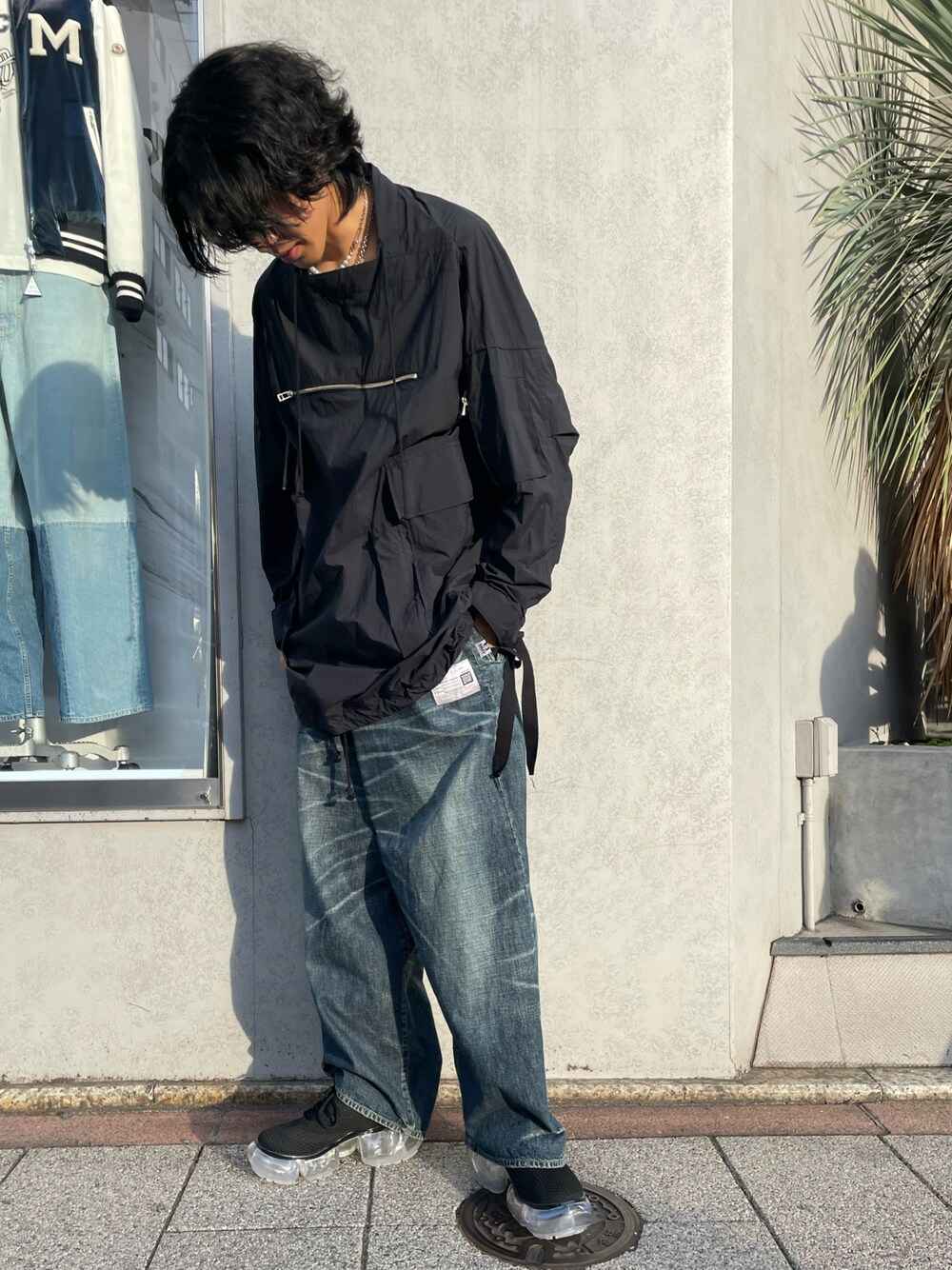 「春服デビュー宣言、カジュアルコーデ、大人コーデ、きれいめカジュアル、シンプルコーデ、春服コーデ、カジュアル、春コーデ、休日スタイル、ビッグシルエット、オトナカジュアル、BED J.W. FORD、Maison MIHARA YASUHIRO、grounds、ROYAL FLASH」｜「BED J.W. FORDのアイテム（ジャケット/アウター、ブラック系）」を使った、FUYUTOさん（メンズ・179cm）の春コーディネートの1枚目の写真