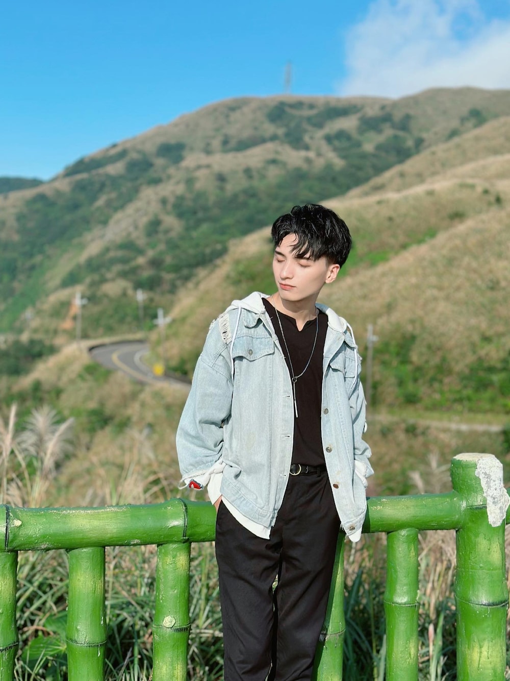 「不厭亭」｜「H:CONNECTのアイテム（Tシャツ/カットソー、ブラック系）」を使った、hmxmeyaさん（メンズ・168cm）の秋コーディネートの1枚目の写真