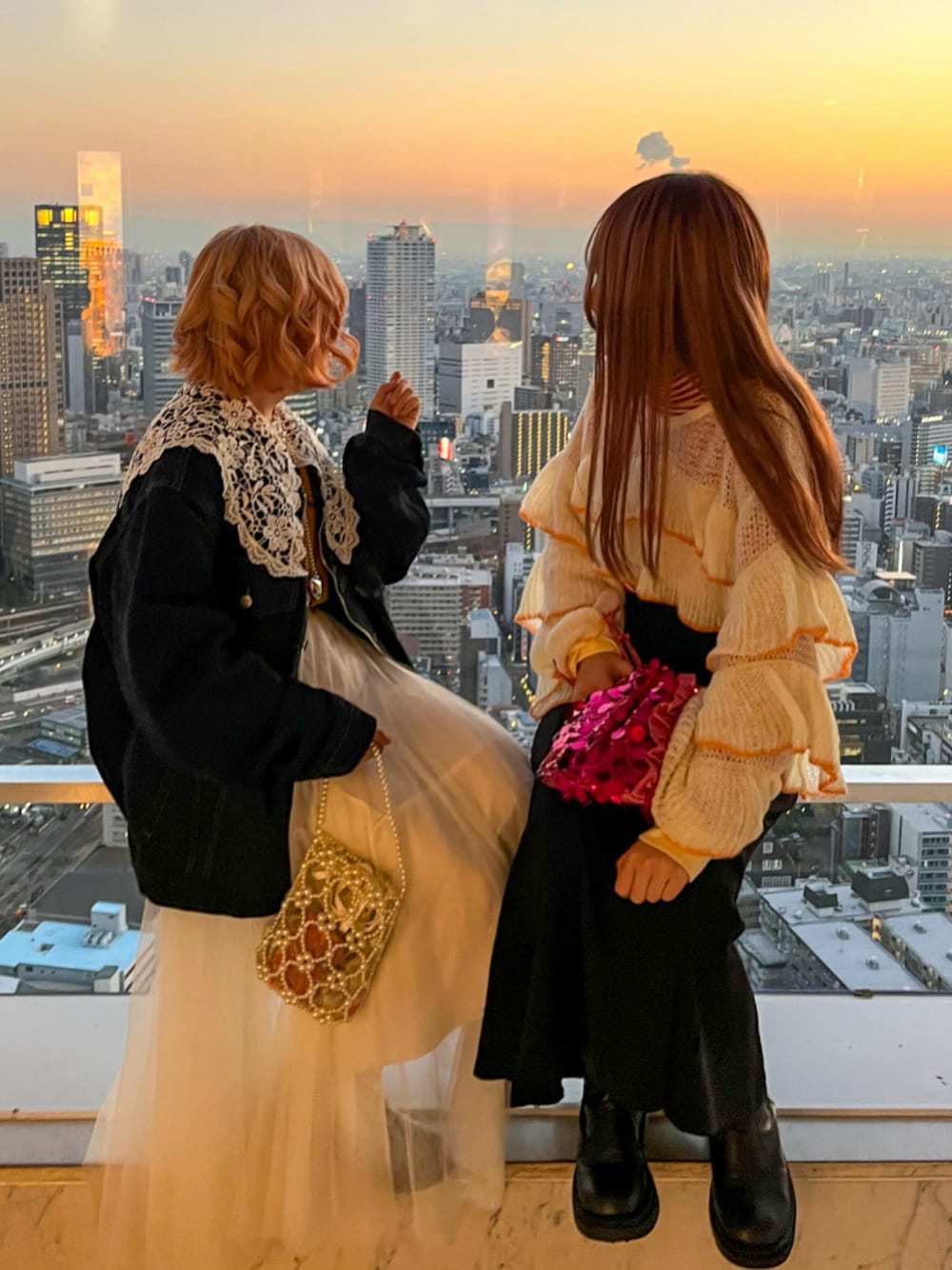 「春のおしゃ見えテクニック、休日スタイル、春、低身長コーデ、ボーダー、カラーコーデ、オトナカワイイ、春服みてみて、いいね、save、フォローお願いします🤑、おしゃれさんと繋がりたい、マーメイドスカート、レーススカート、ショートヘア、スカートコーデ、楽チンコーデ」｜「CIAOPANICの【9/1(金)12:00～発売開始】【HELLO.SANFRANCISCO】シアー配色フリルレースアップニット（ニット/セーター、ホワイト系）」を使った、ゆいさん（レディース・147cm）の春コーディネートの1枚目の写真