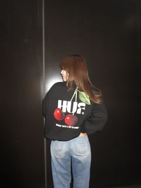 「HUF（ハフ）のアイテム」を使った、momorinさん（レディース・159cm）の冬コーディネート