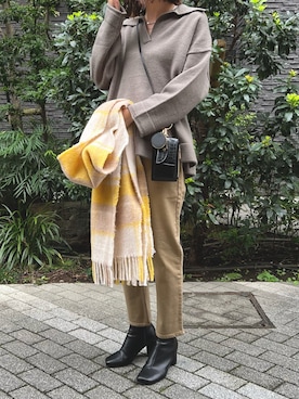 「アイテム（デニムパンツ、ベージュ系）」を使った、nozomi.さん（レディース・166cm）の秋コーディネート