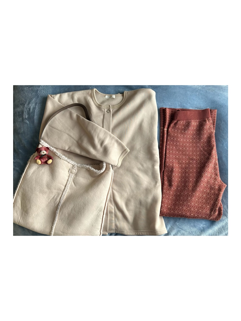 「outfit、Samansa Mos2 blue、coen、時間差投稿」｜「Samansa Mos2 blueの裏起毛裏毛カットカーディガン（カーディガン/ボレロ、ベージュ系）」を使った、ねあ／Neaさん（レディース・158cm）の冬コーディネートの1枚目の写真