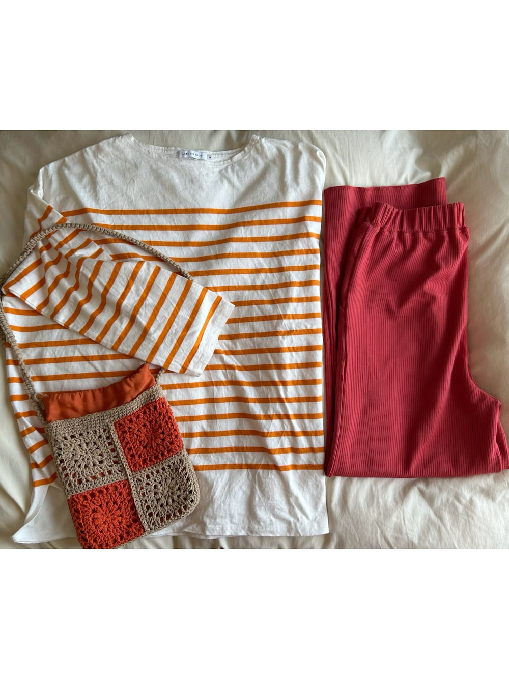 「outfit、AMERICAN HOLIC、coen、studio CLIP、カジュアル」｜「AMERICAN HOLICのパネルボーダーカットチュニック（Tシャツ/カットソー、オレンジ系）」を使った、ねあ／Neaさん（レディース・158cm）の春コーディネートの1枚目の写真