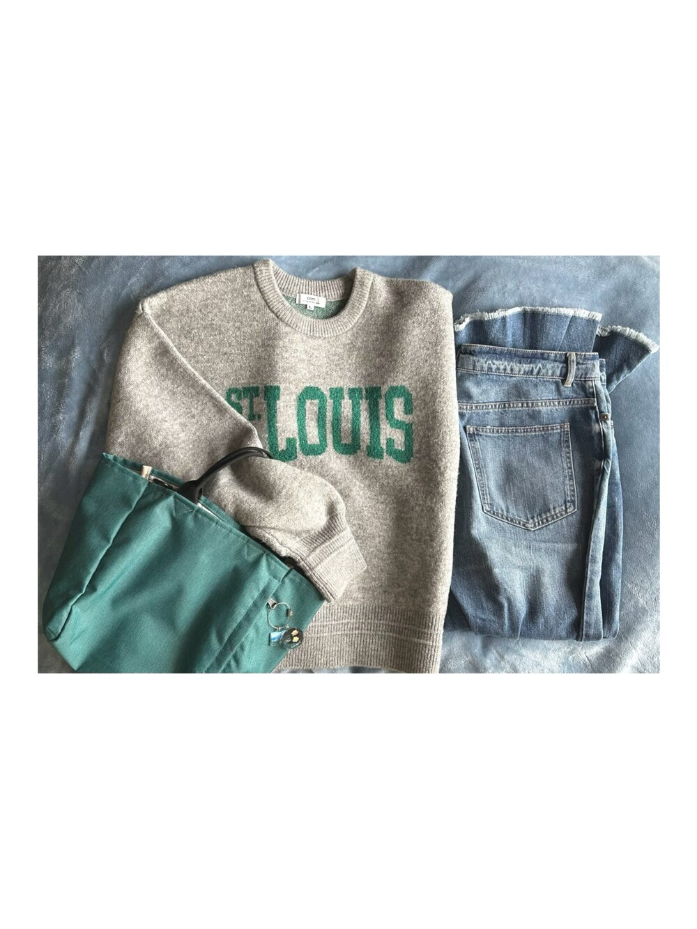「outfit、coen、LOWRYSFARM、ROOTOTE」｜「coenのフラッフィーロゴジャカードニット（WEB限定カラー）（ニット/セーター、グレー系）」を使った、ねあ／Neaさん（レディース・158cm）の春コーディネートの1枚目の写真