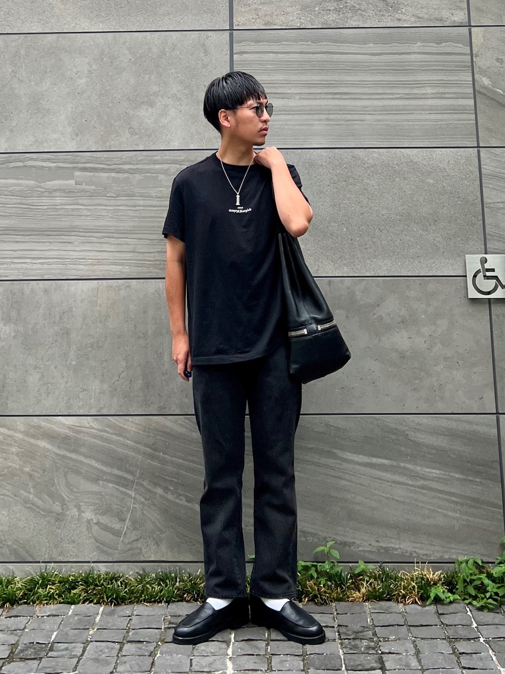 「ポリス、POLICE」｜「POLICEの【POLICE】ポリス PRETENTIOUS II ネックレス（ネックレス、シルバー系）」を使った、 松波 侑亮さん（メンズ・164cm）の秋コーディネートの1枚目の写真